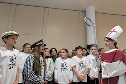 Nikolausfeier im Schloss Gschwendt mit der 1m